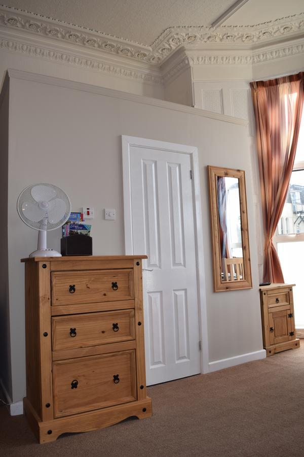 Tor Park Holiday Flatlets Торки Экстерьер фото
