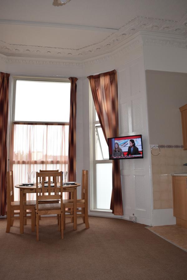 Tor Park Holiday Flatlets Торки Экстерьер фото